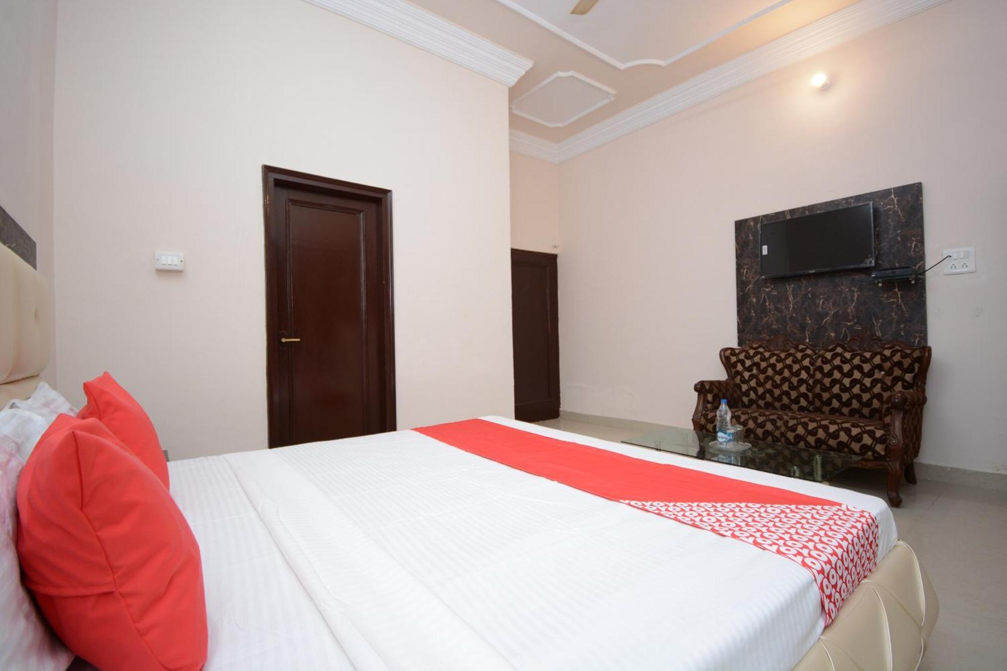 Pathānkot Hotel Asia Palace מראה חיצוני תמונה