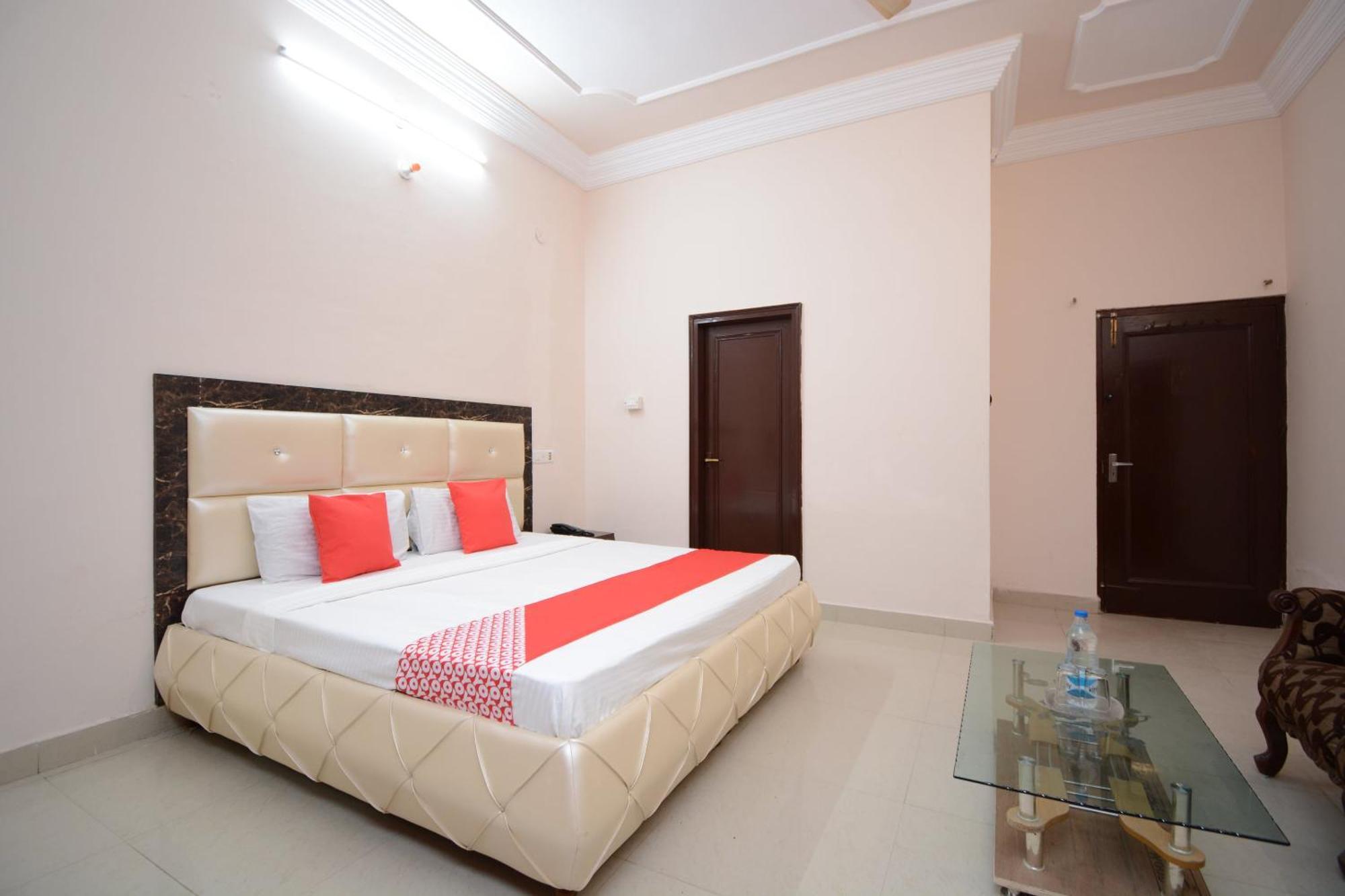 Pathānkot Hotel Asia Palace מראה חיצוני תמונה